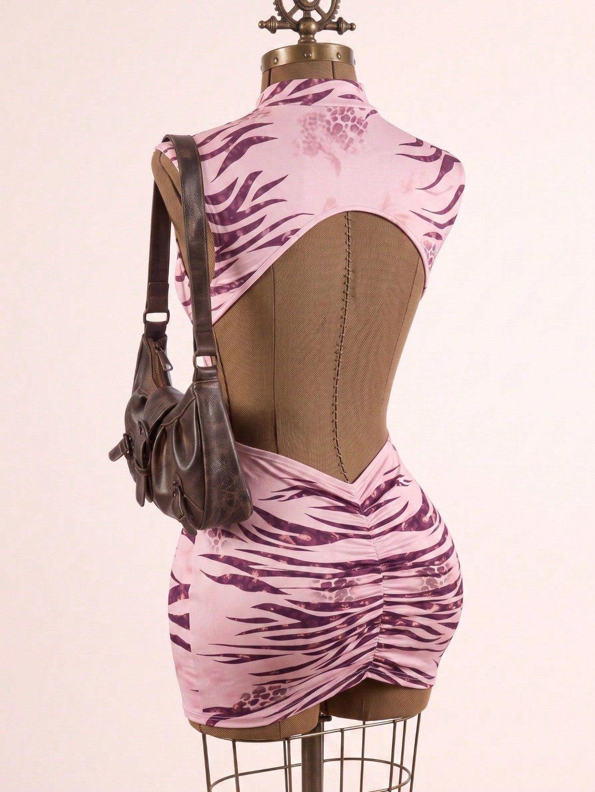 Women's Wild Tiger Print Waist‑Cinching Cut‑Out Backless Mini Dress, Sleeveless Bodycon Sweet & Spicy Edgy Club Outfit for Date Night Cocktail Party