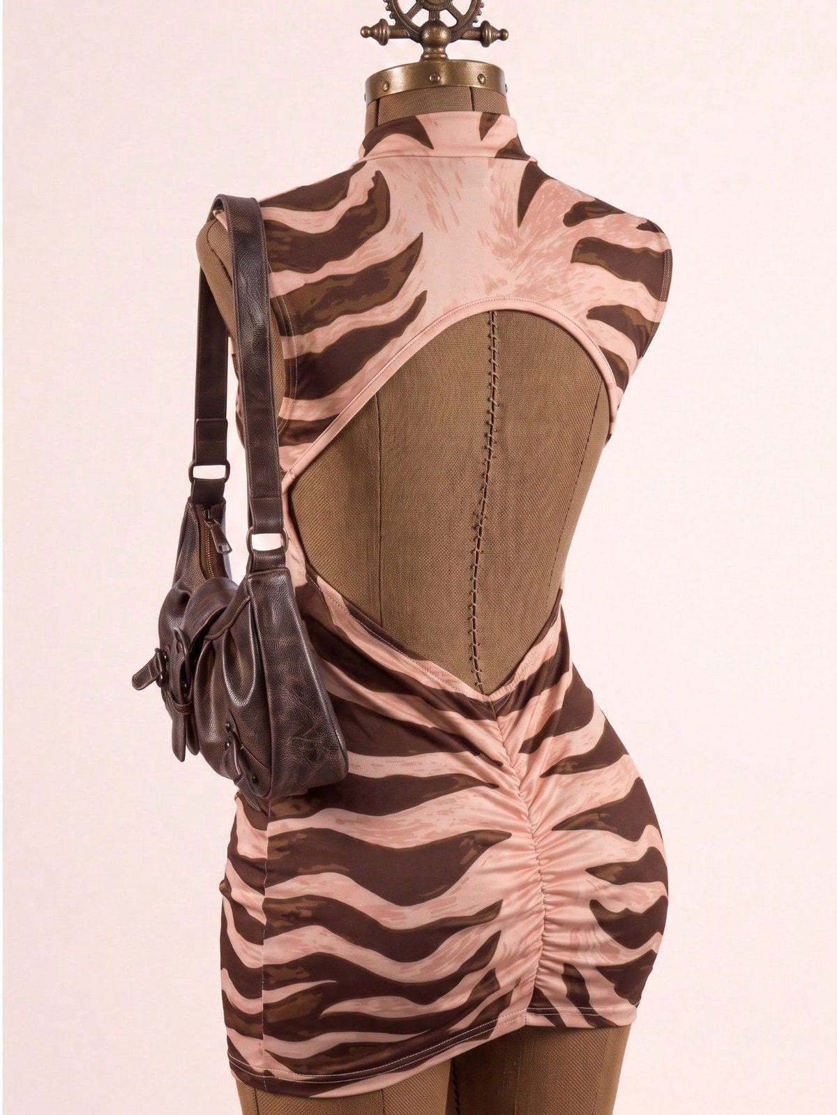 Women's Wild Tiger Print Waist‑Cinching Cut‑Out Backless Mini Dress, Sleeveless Bodycon Sweet & Spicy Edgy Club Outfit for Date Night Cocktail Party